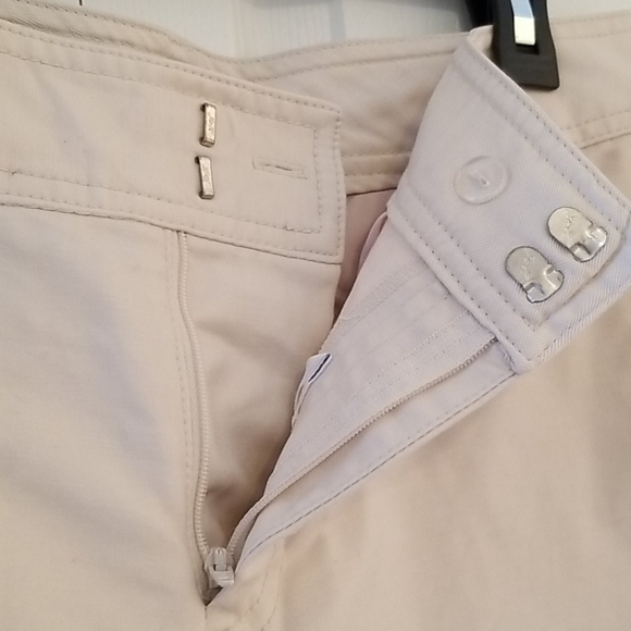 Old Navy Stretch Low Waist Capri pants - Picture 3 of 6